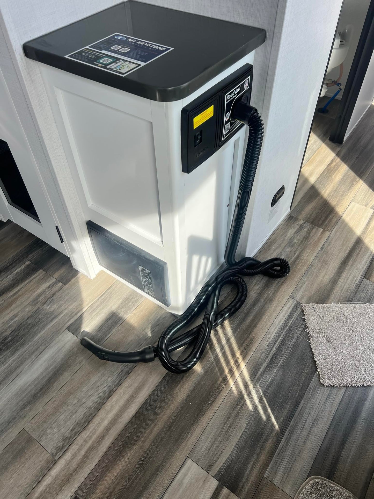 RoadVac CS-8-Cord 120v and Kit | Central Vacuum
